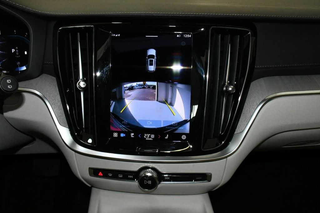 Volvo V60 Cross Country 2023