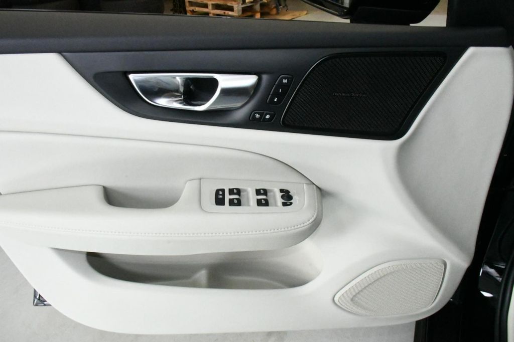 Volvo V60 Cross Country 2023