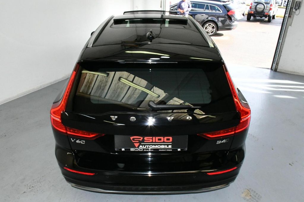 Volvo V60 Cross Country 2023