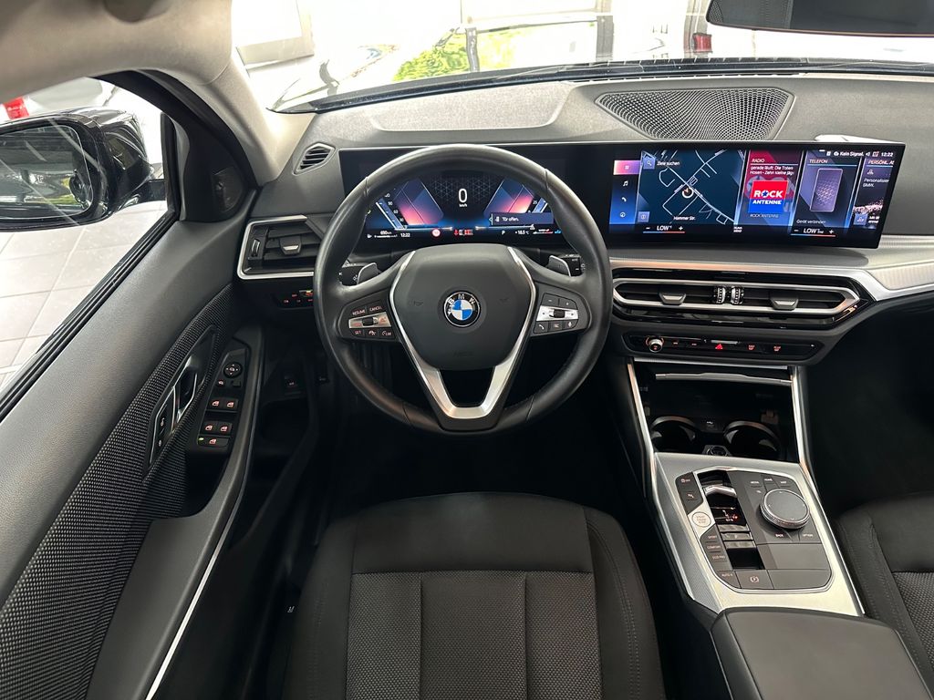 BMW 318 2022