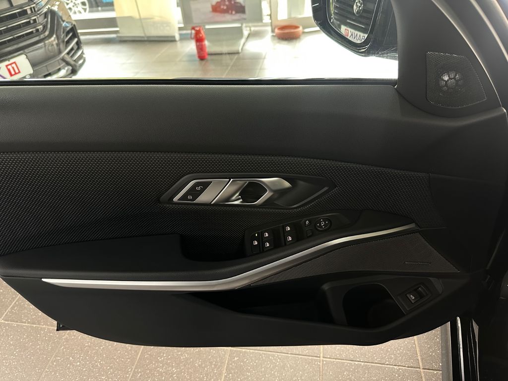 BMW 318 2022