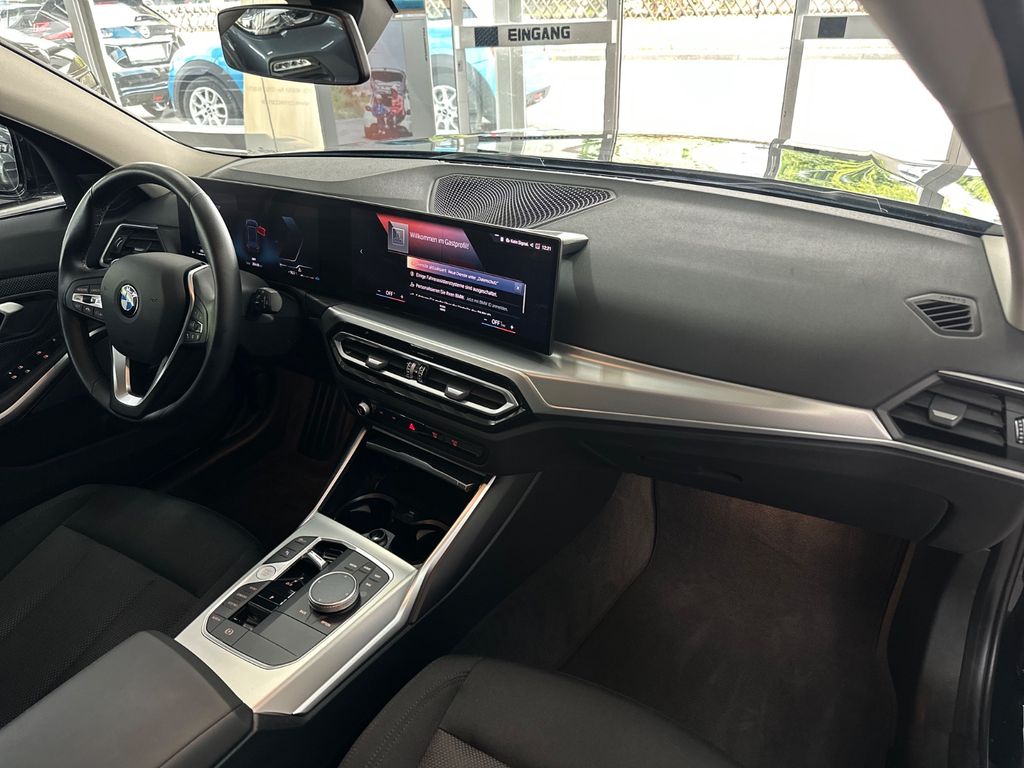 BMW 318 2022