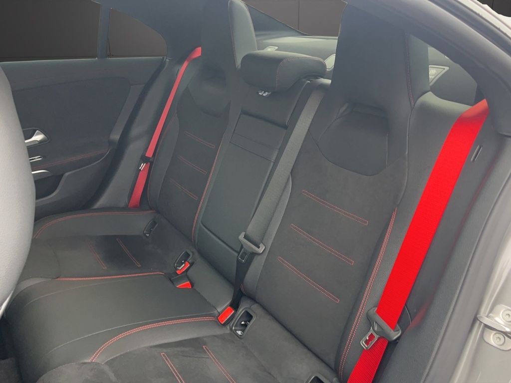 Mercedes-Benz CLA 35 AMG 2024