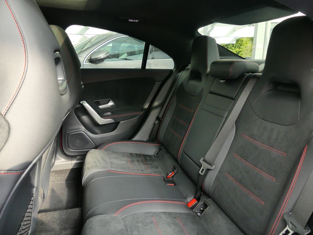Mercedes-Benz CLA 200 2024