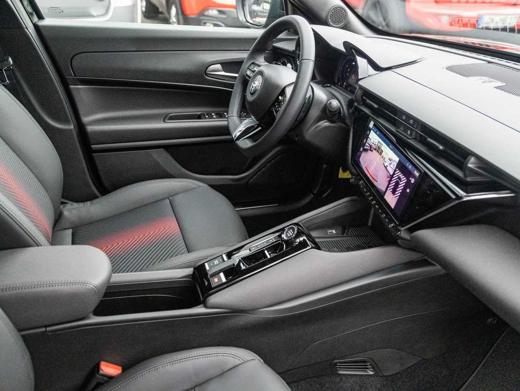 Alfa Romeo Junior 2025