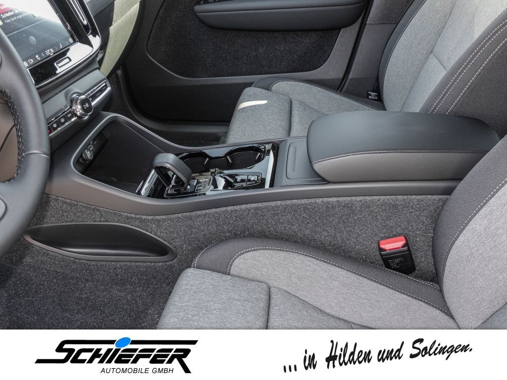 Volvo XC40 2025