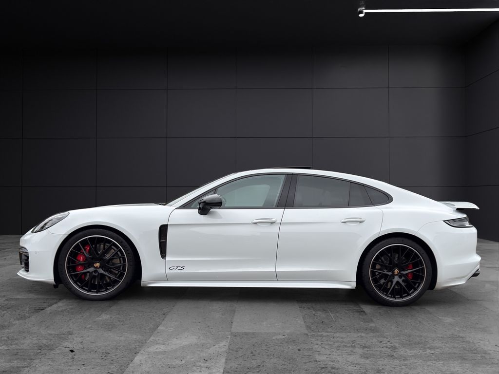 Porsche Panamera 2023
