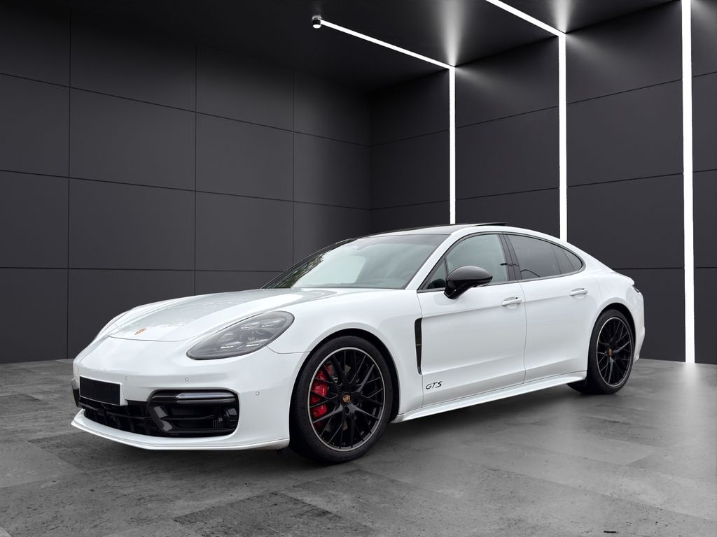 Porsche Panamera 2023