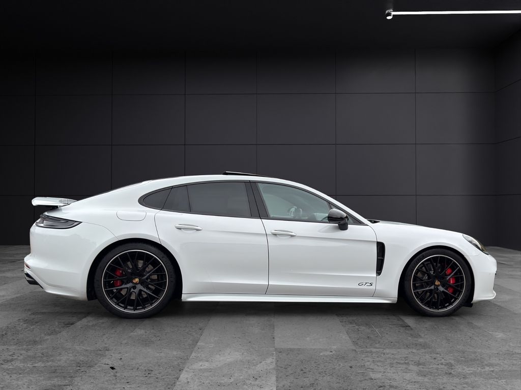 Porsche Panamera 2023