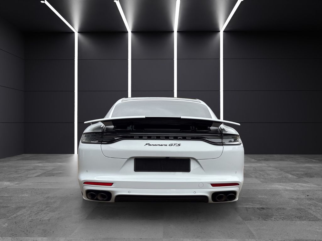 Porsche Panamera 2023