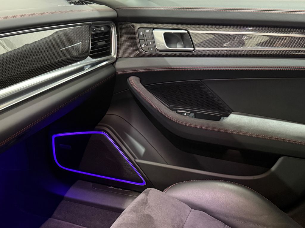 Porsche Panamera 2023