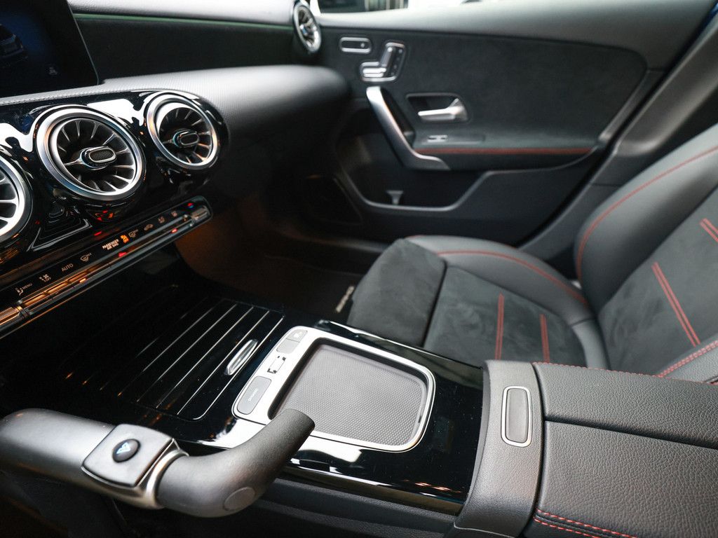 Mercedes-Benz A 250 2024