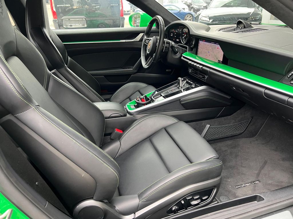 Porsche 992 2021