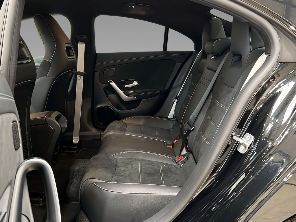 Mercedes-Benz CLA 200 2025