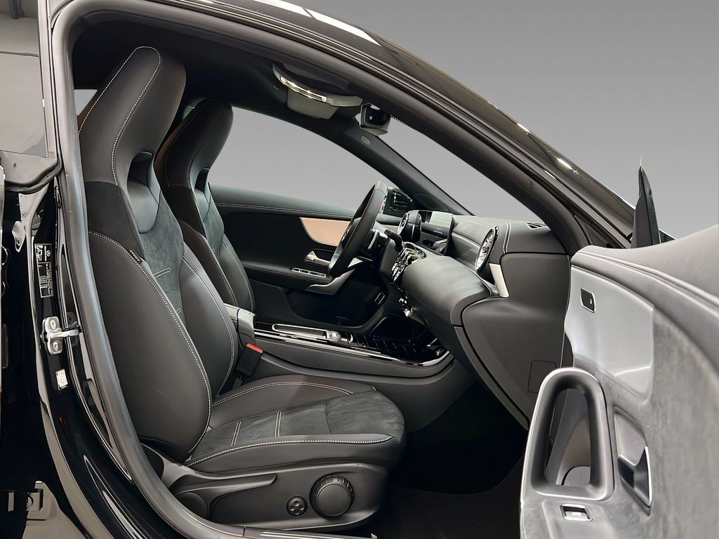 Mercedes-Benz CLA 200 2025