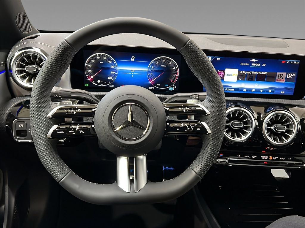 Mercedes-Benz CLA 200 2025