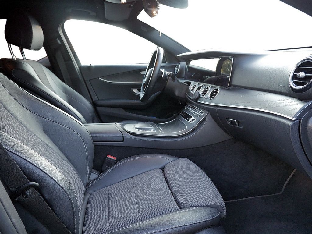 Mercedes-Benz E 300 2022