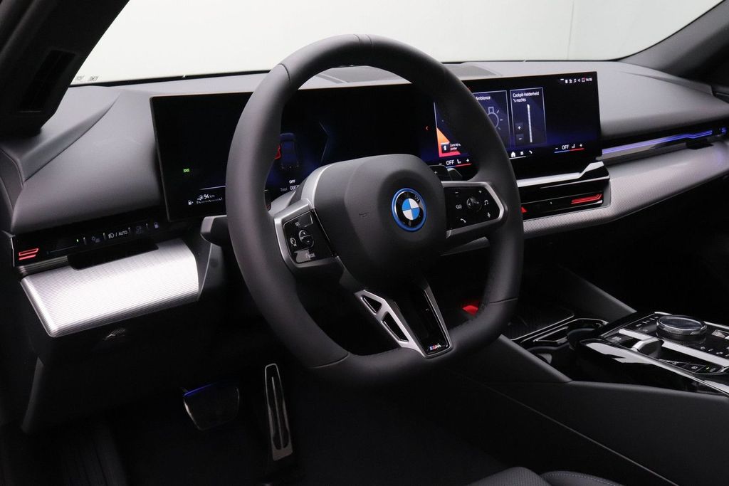 BMW 530 2025