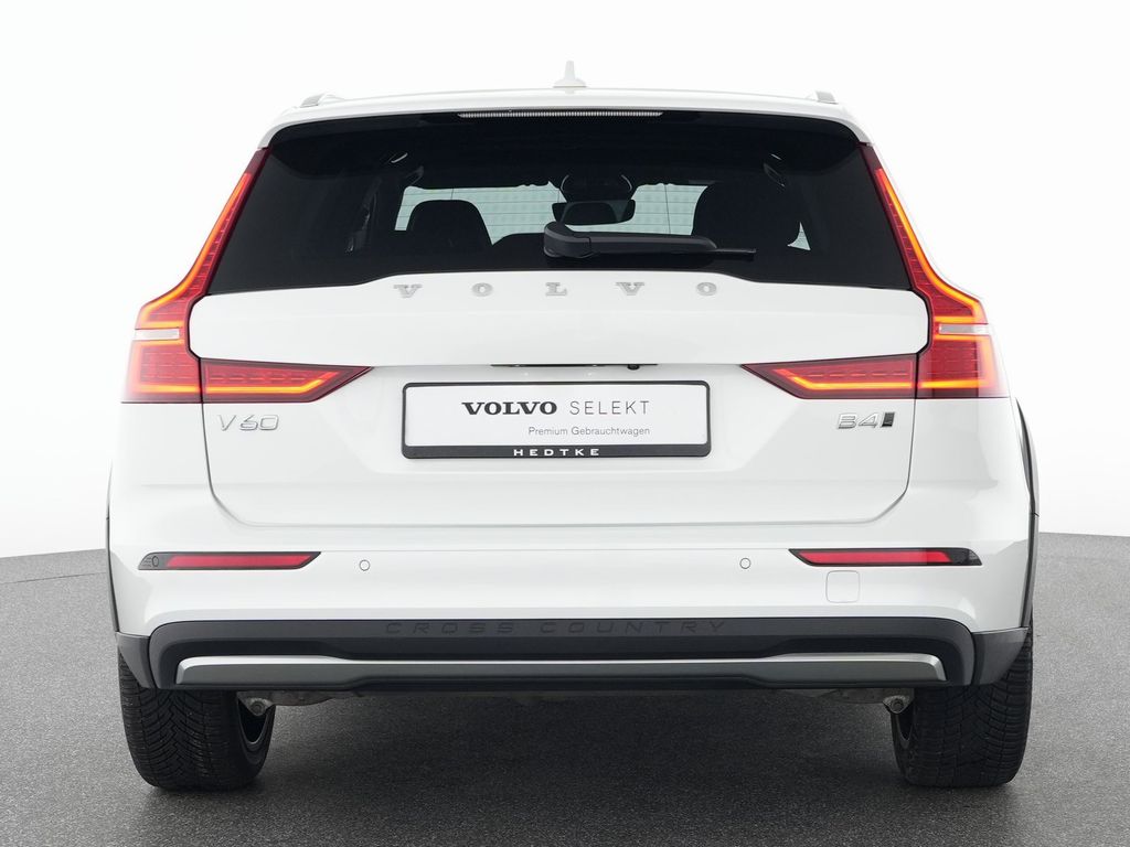 Volvo V60 Cross Country 2023
