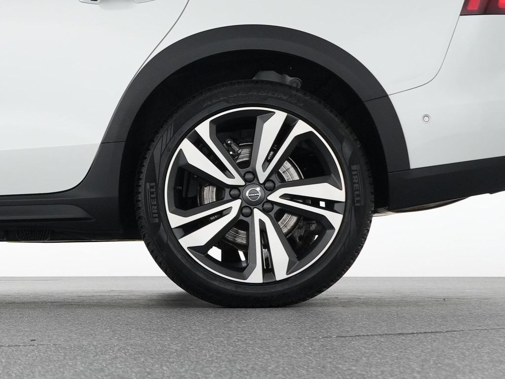 Volvo V60 Cross Country 2023