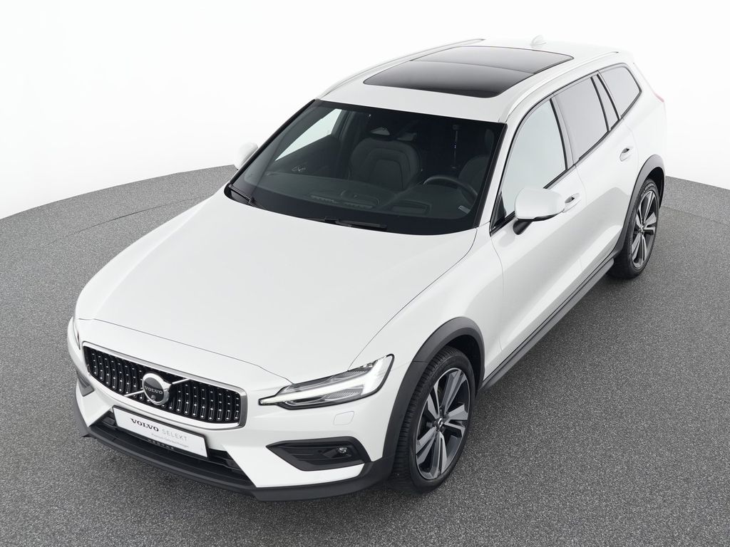 Volvo V60 Cross Country 2023