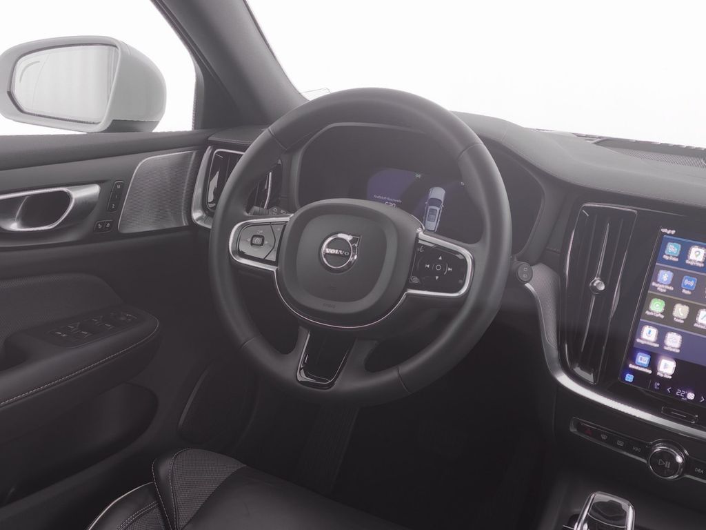 Volvo V60 Cross Country 2023