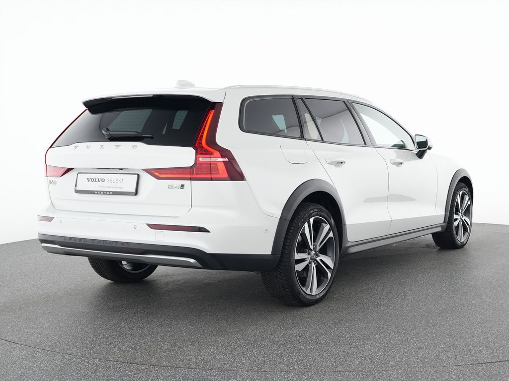 Volvo V60 Cross Country 2023