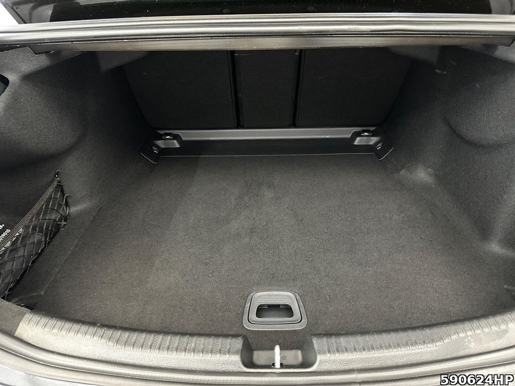 Mercedes-Benz C 200 2025