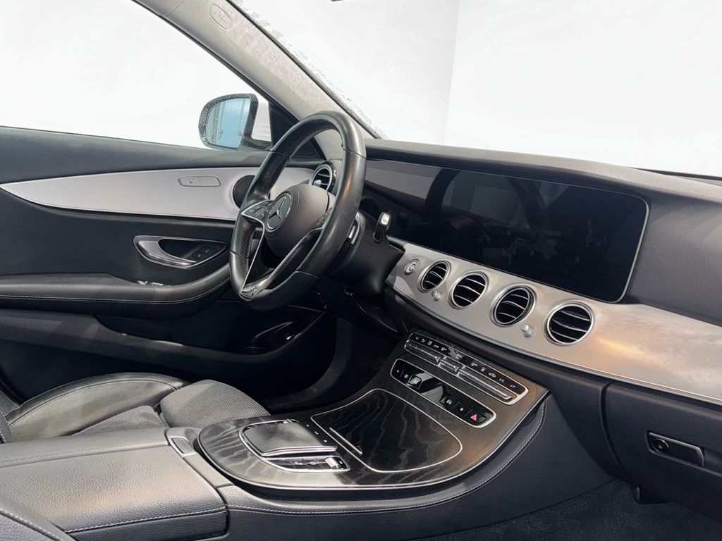 Mercedes-Benz E 300 2022