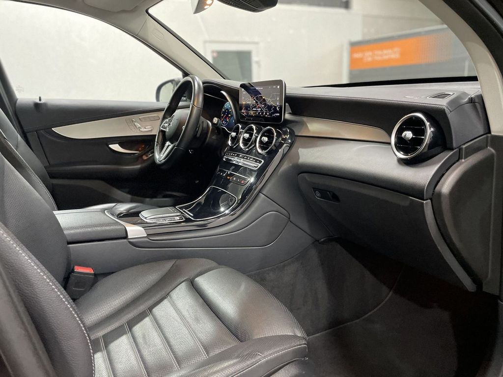 Mercedes-Benz GLC 300 2021