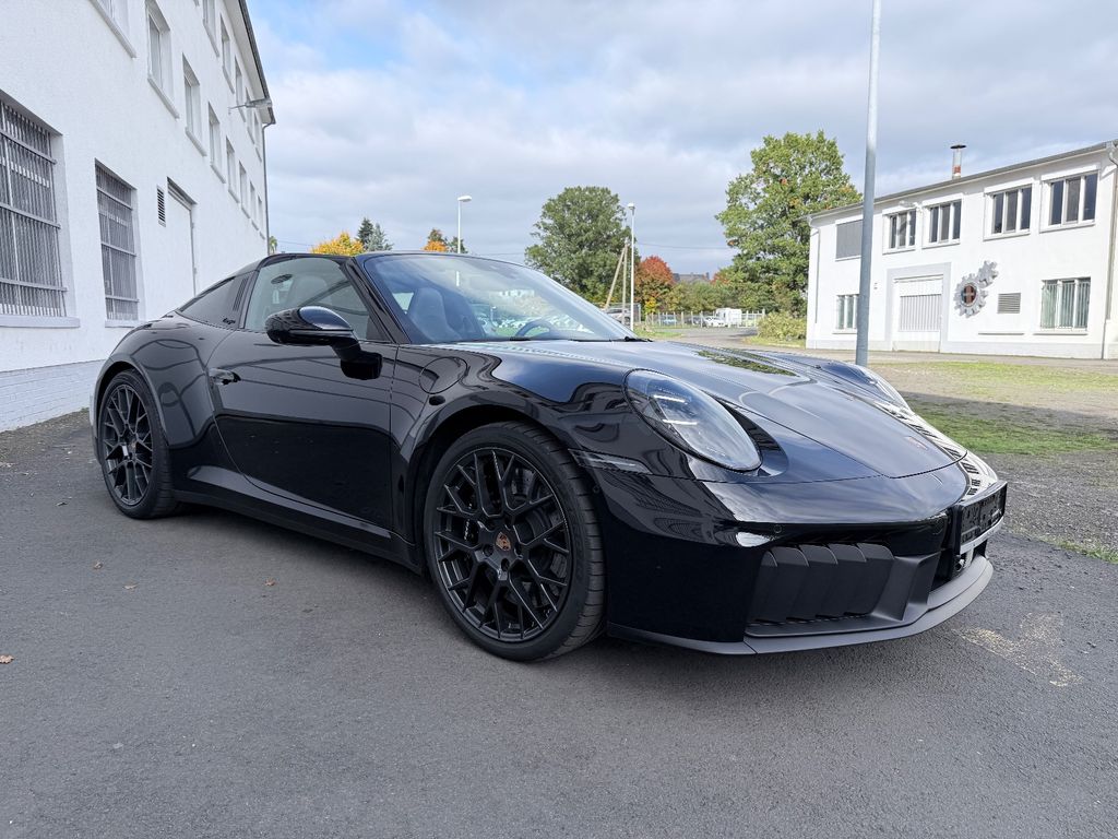 Porsche 992 2025