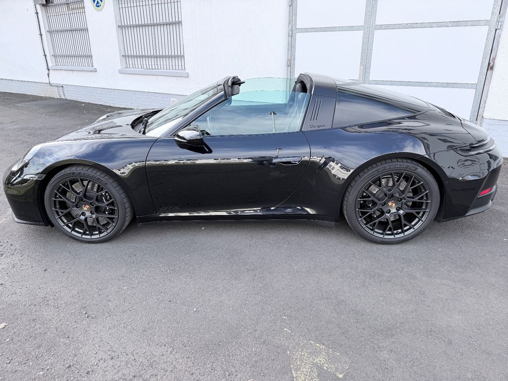 Porsche 992 2025