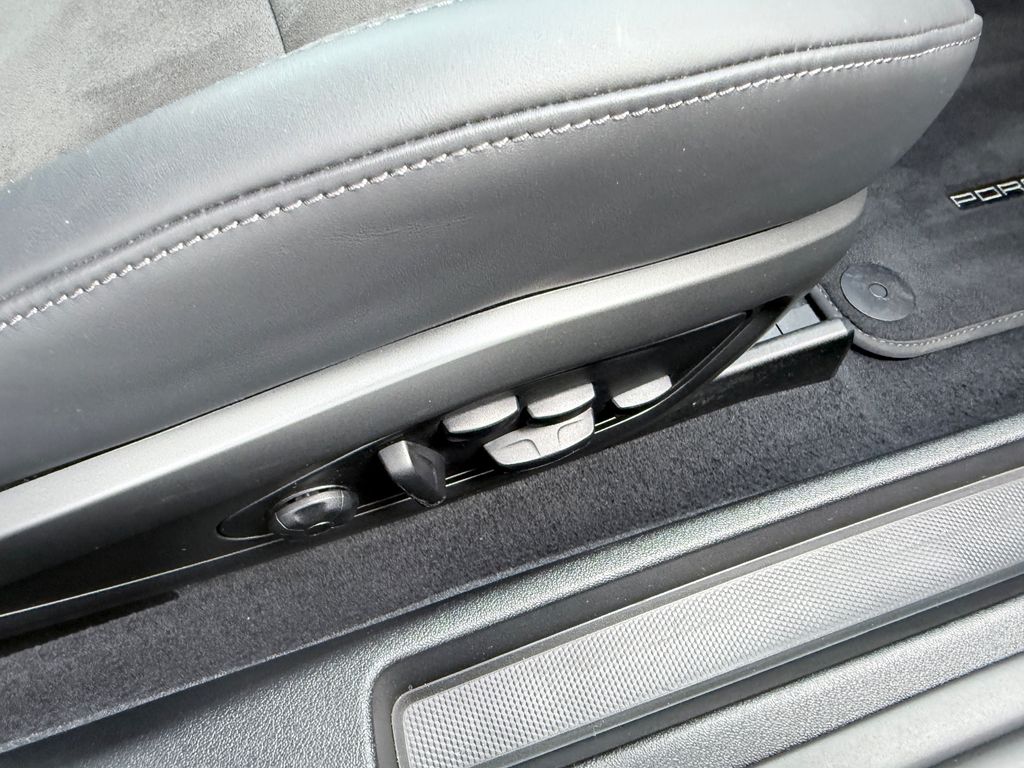 Porsche 992 2025