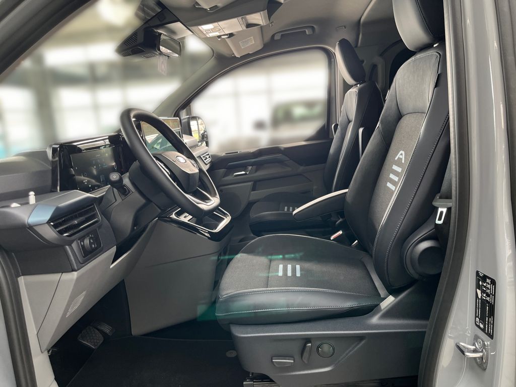 Ford Tourneo Custom 2025