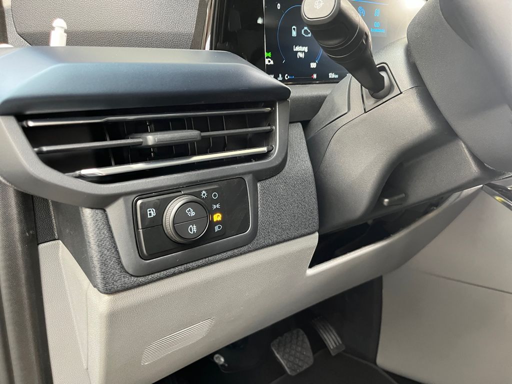 Ford Tourneo Custom 2025