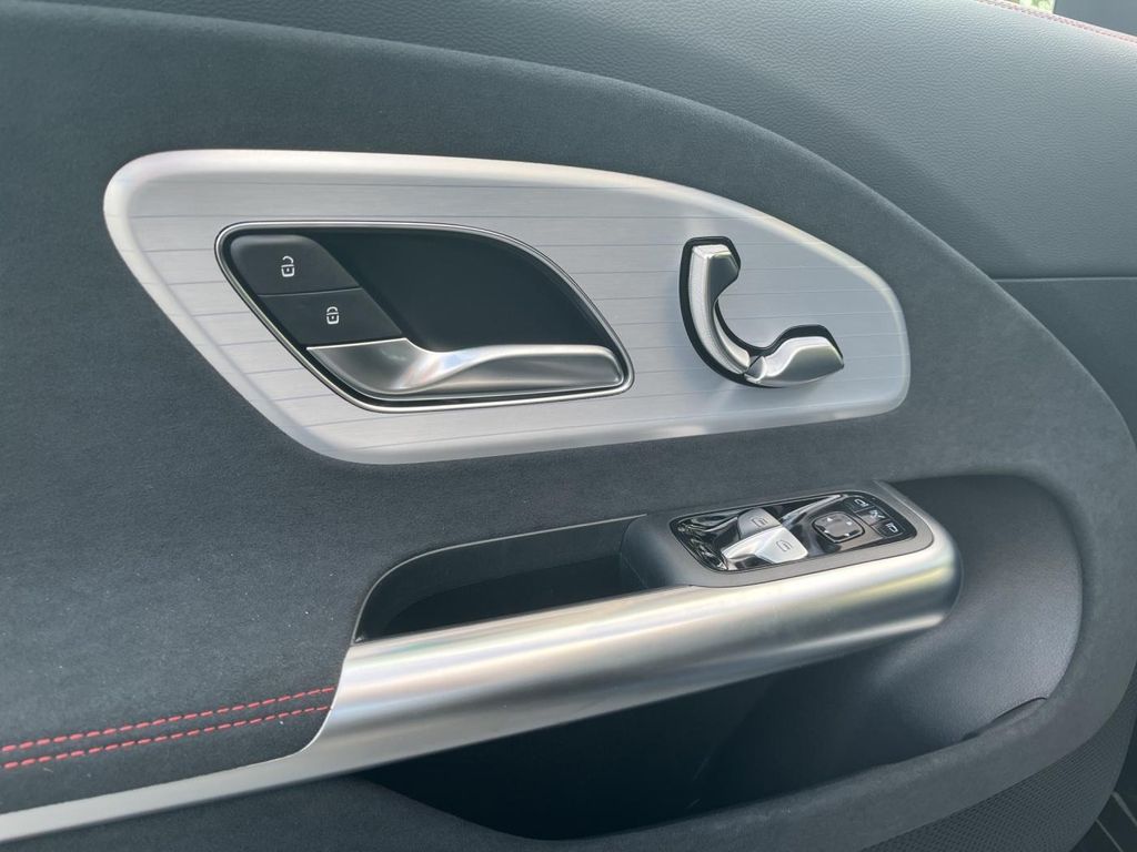 Mercedes-Benz CLA 250 2025