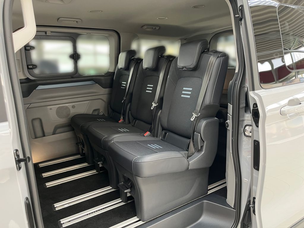 Ford Tourneo Custom 2025