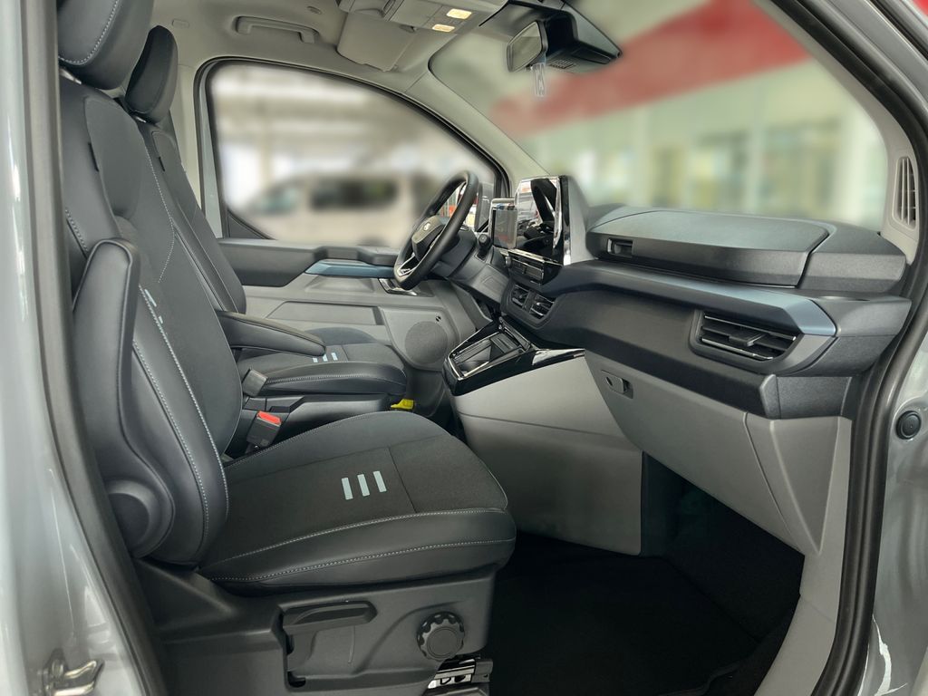 Ford Tourneo Custom 2025