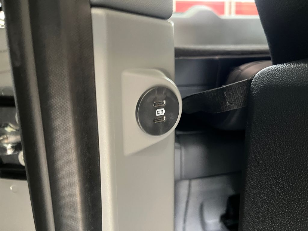 Ford Tourneo Custom 2025