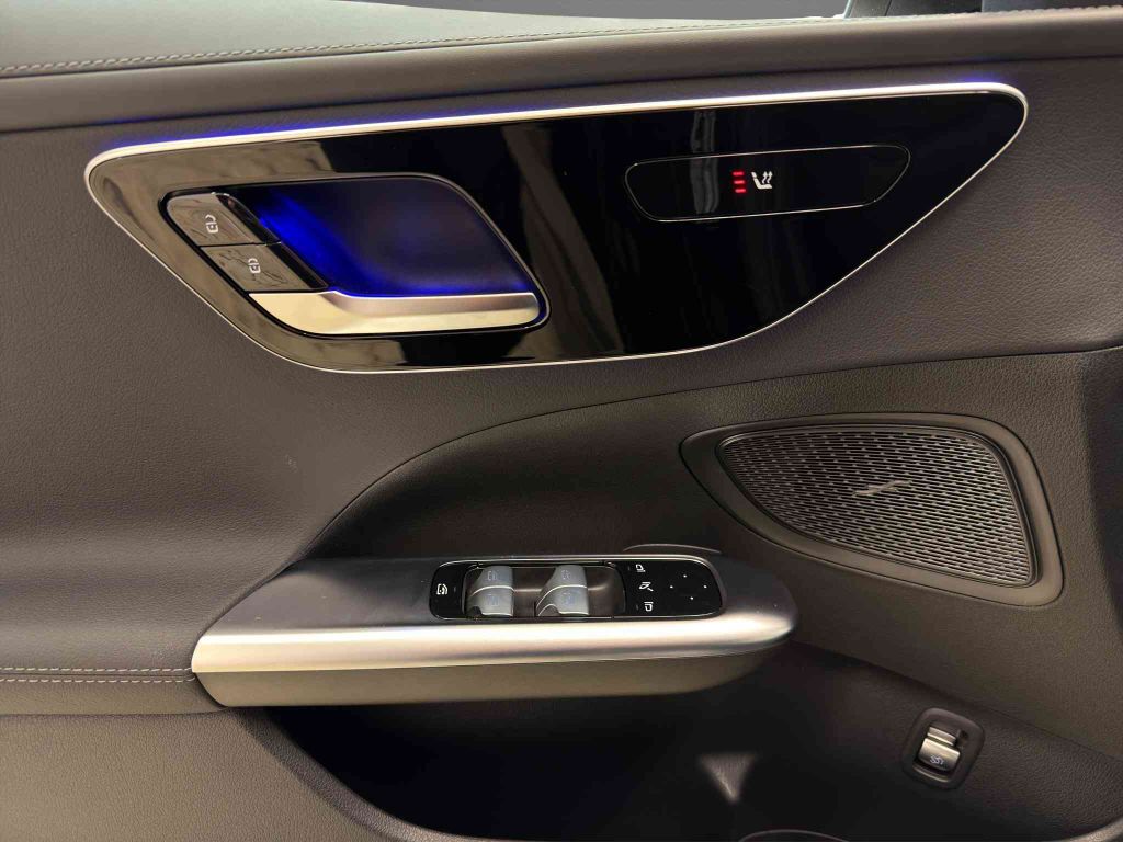 Mercedes-Benz C 200 2025