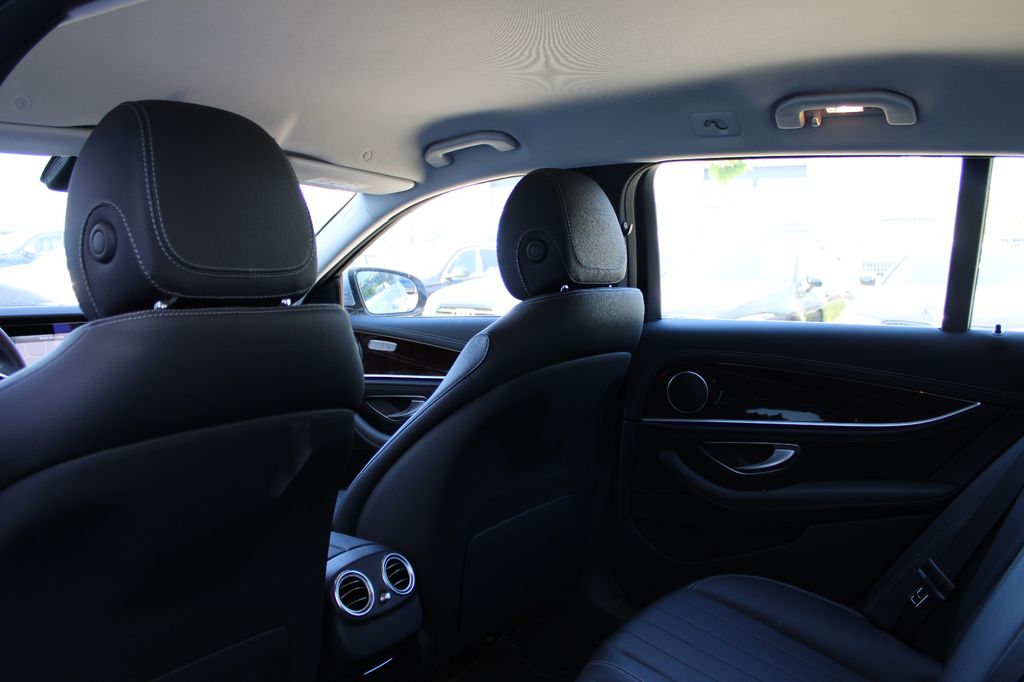 Mercedes-Benz E 200 2022