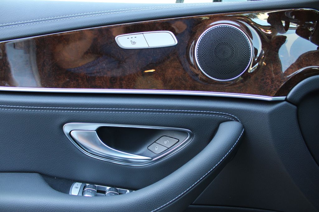 Mercedes-Benz E 200 2022