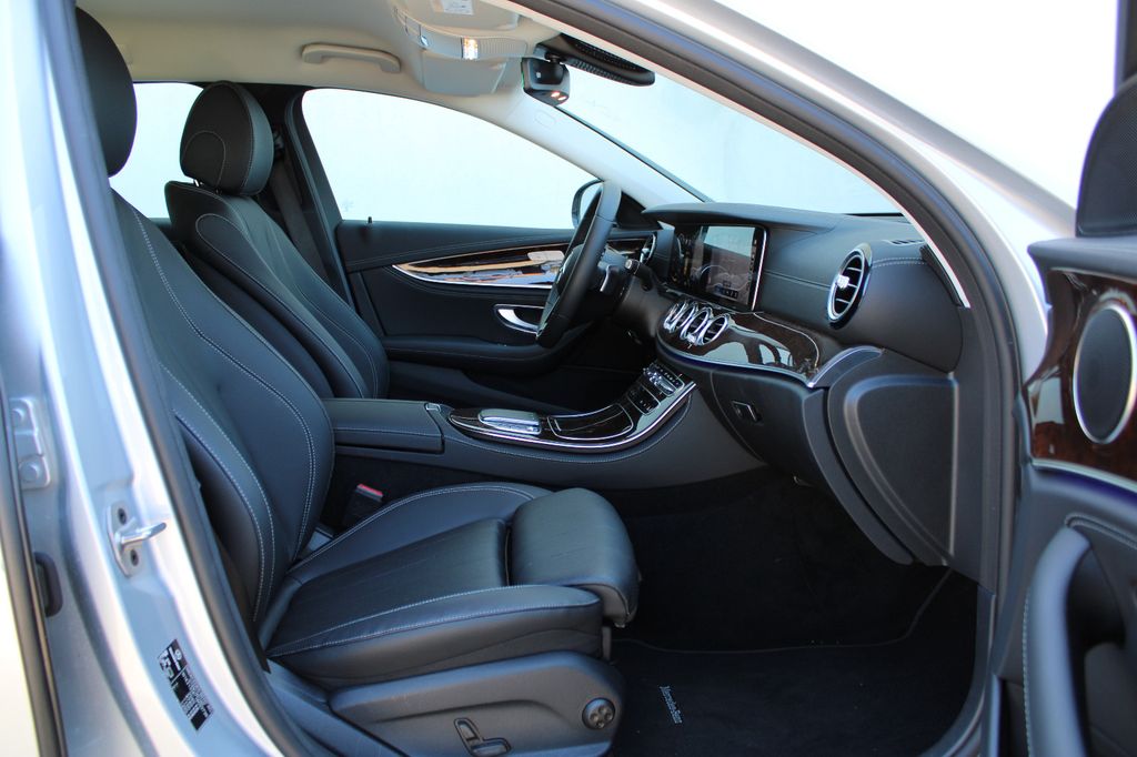 Mercedes-Benz E 200 2022