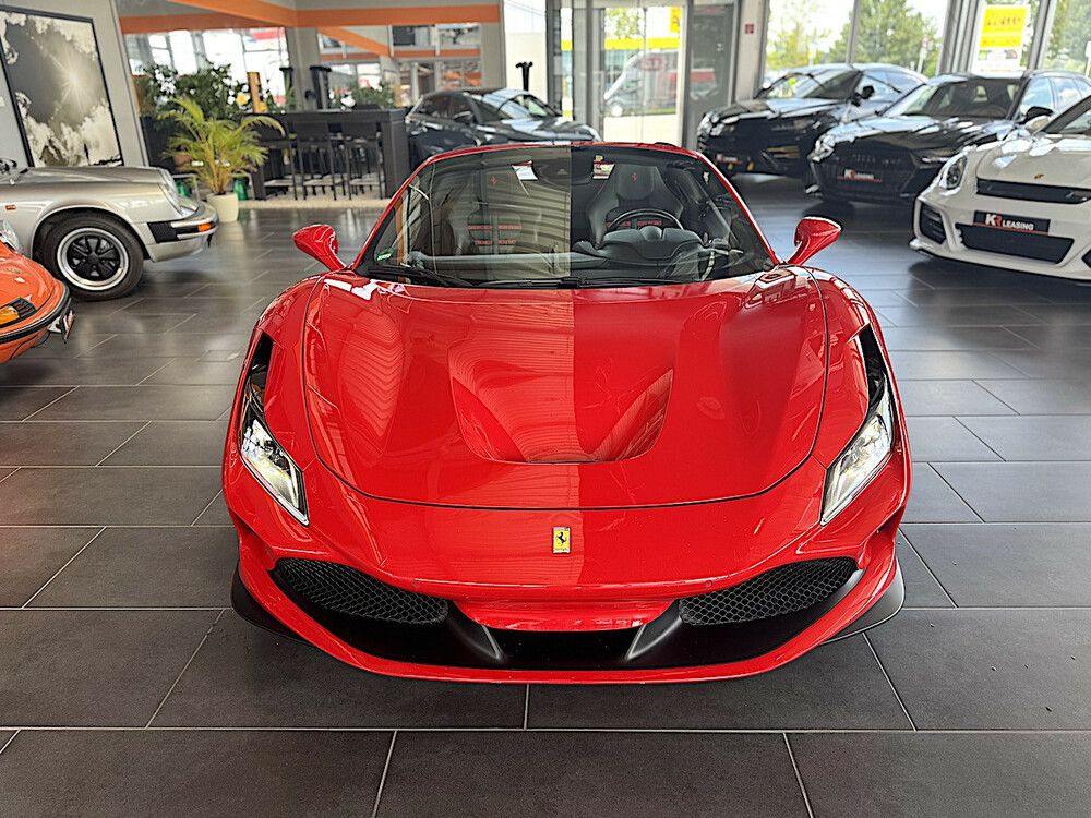 Ferrari F8 2021