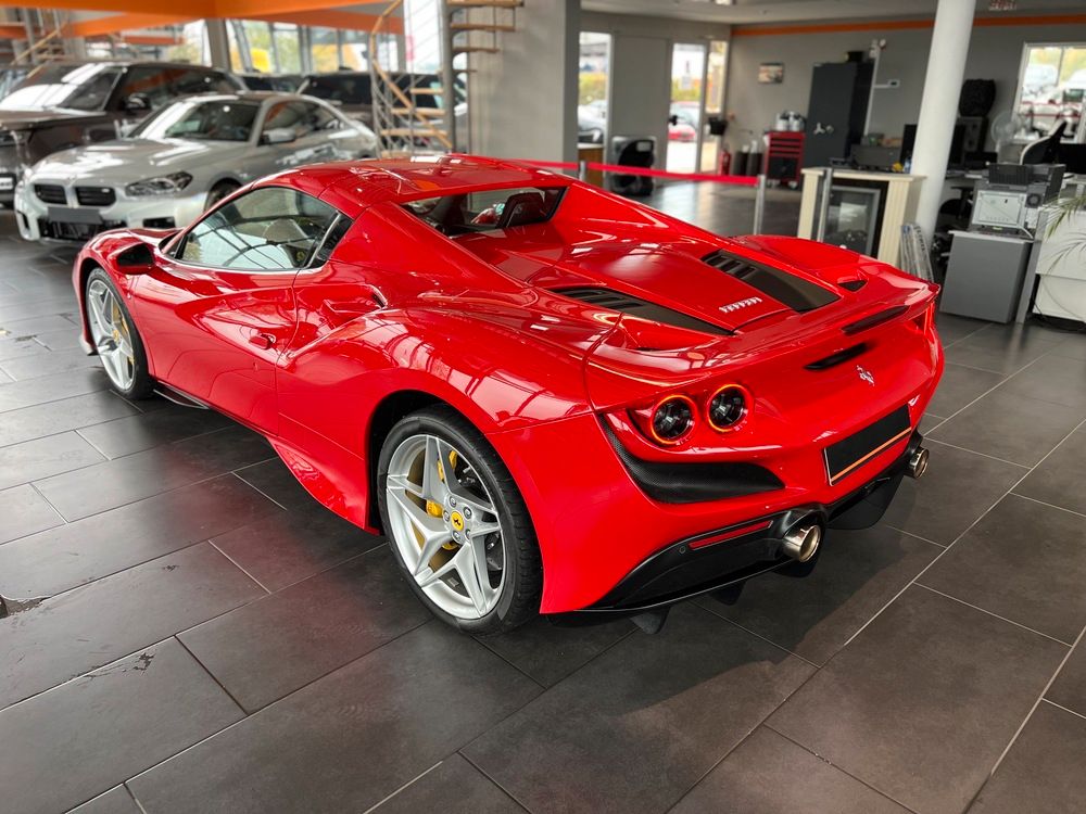Ferrari F8 2021