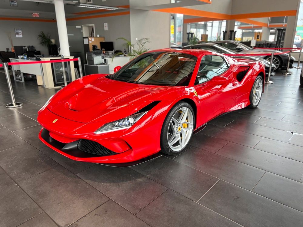 Ferrari F8 2021