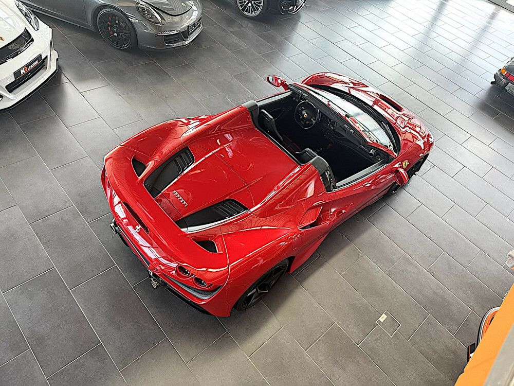 Ferrari F8 2021