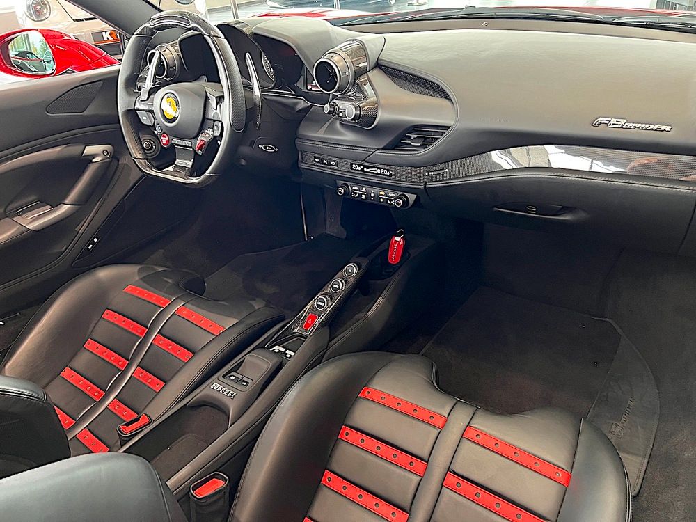 Ferrari F8 2021
