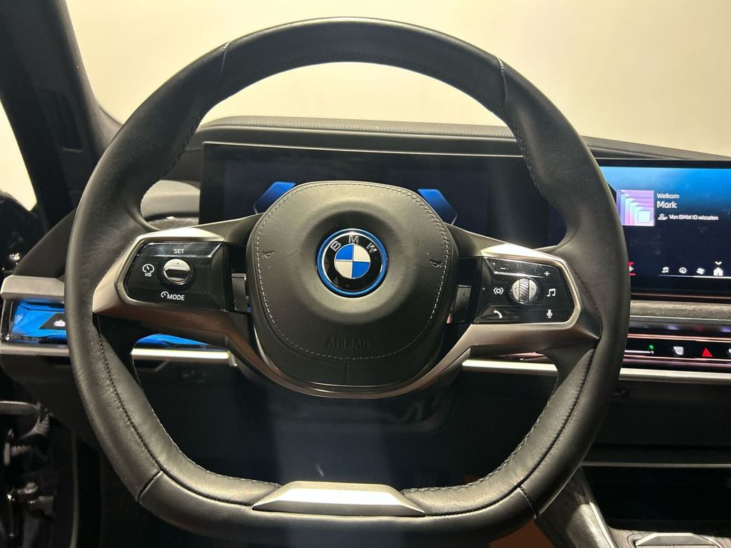 BMW i7 2024