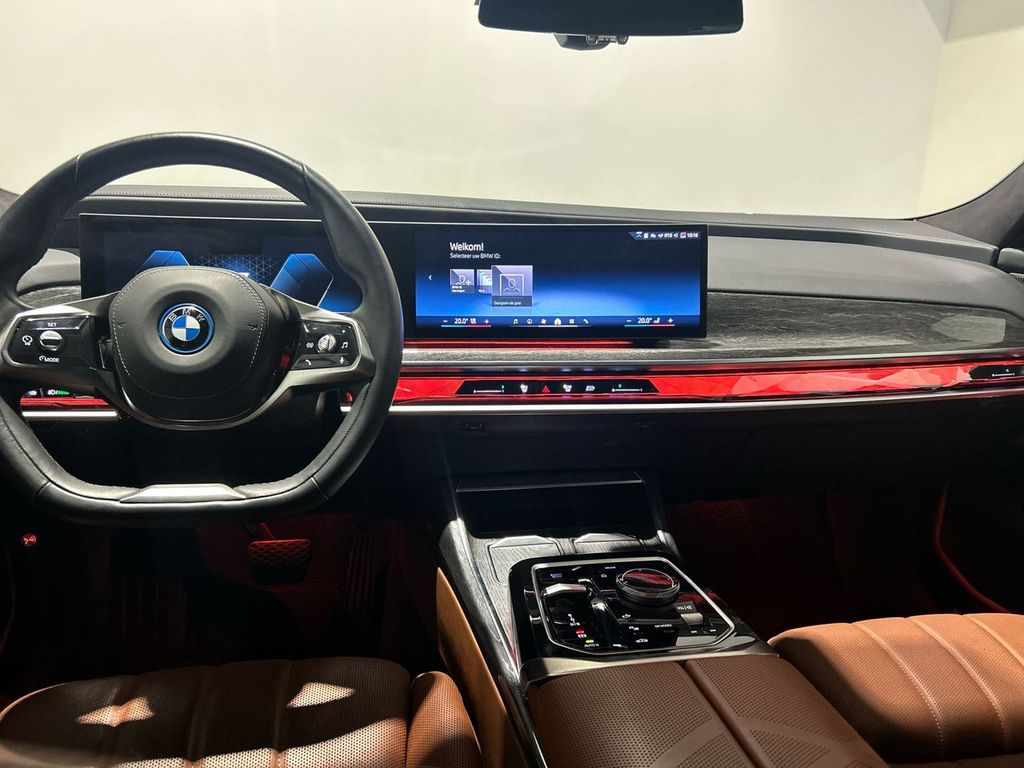 BMW i7 2024
